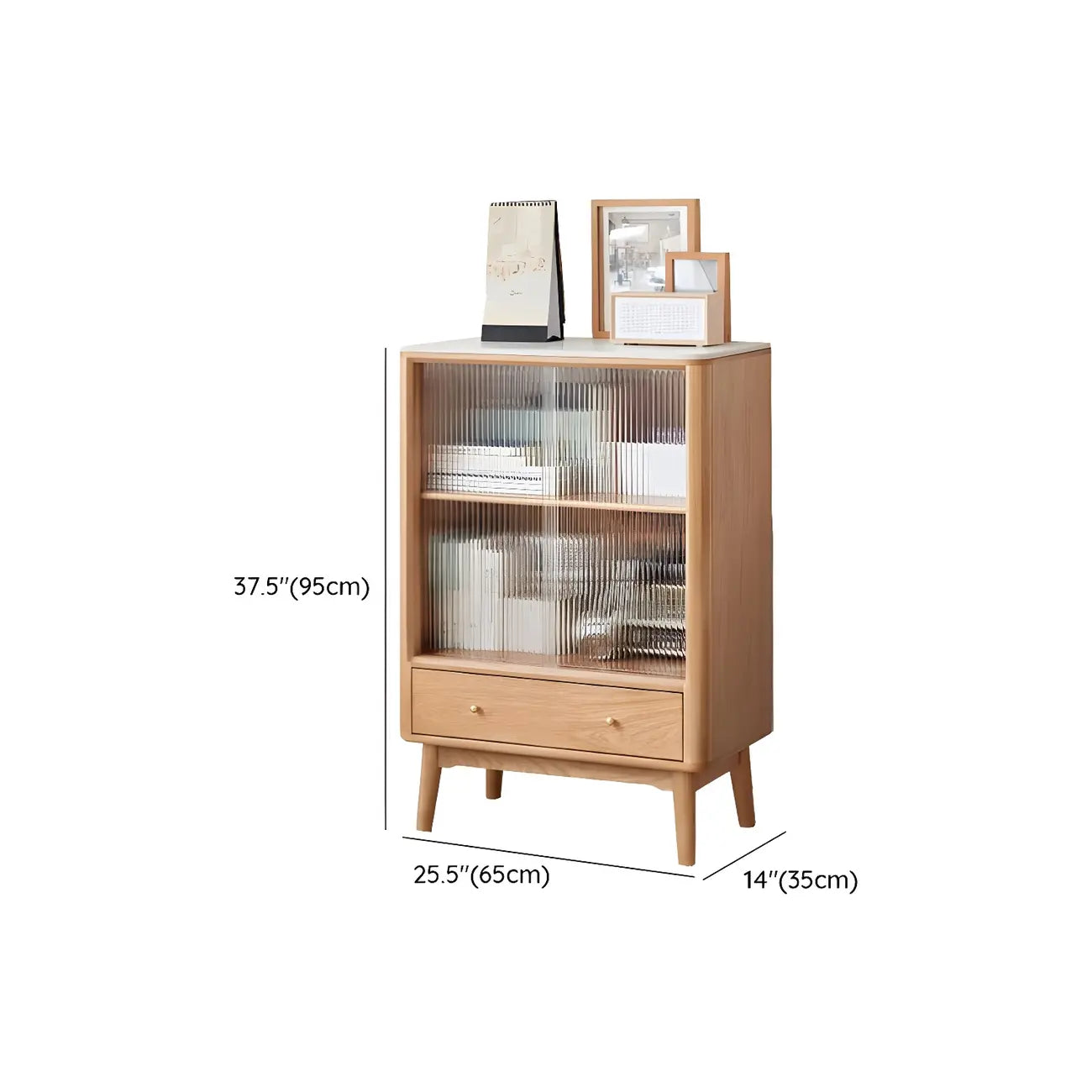 Vitrine en bois clair avec porte vitrée et rangement