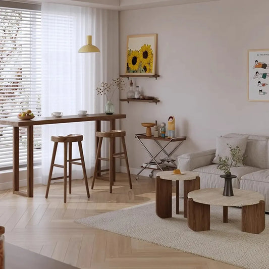 Table de bar décontractée en bois brun avec piètement traîneau