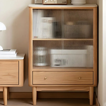 Vitrine en bois clair avec porte vitrée et rangement