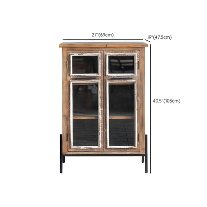 vaisselier en bois brun de style campagnard français avec porte vitrée