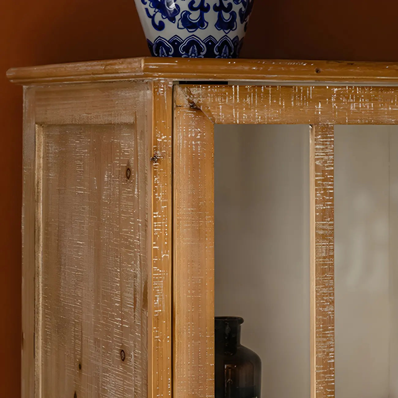 Vitrine standard avec portes vitrées en bois clair naturel