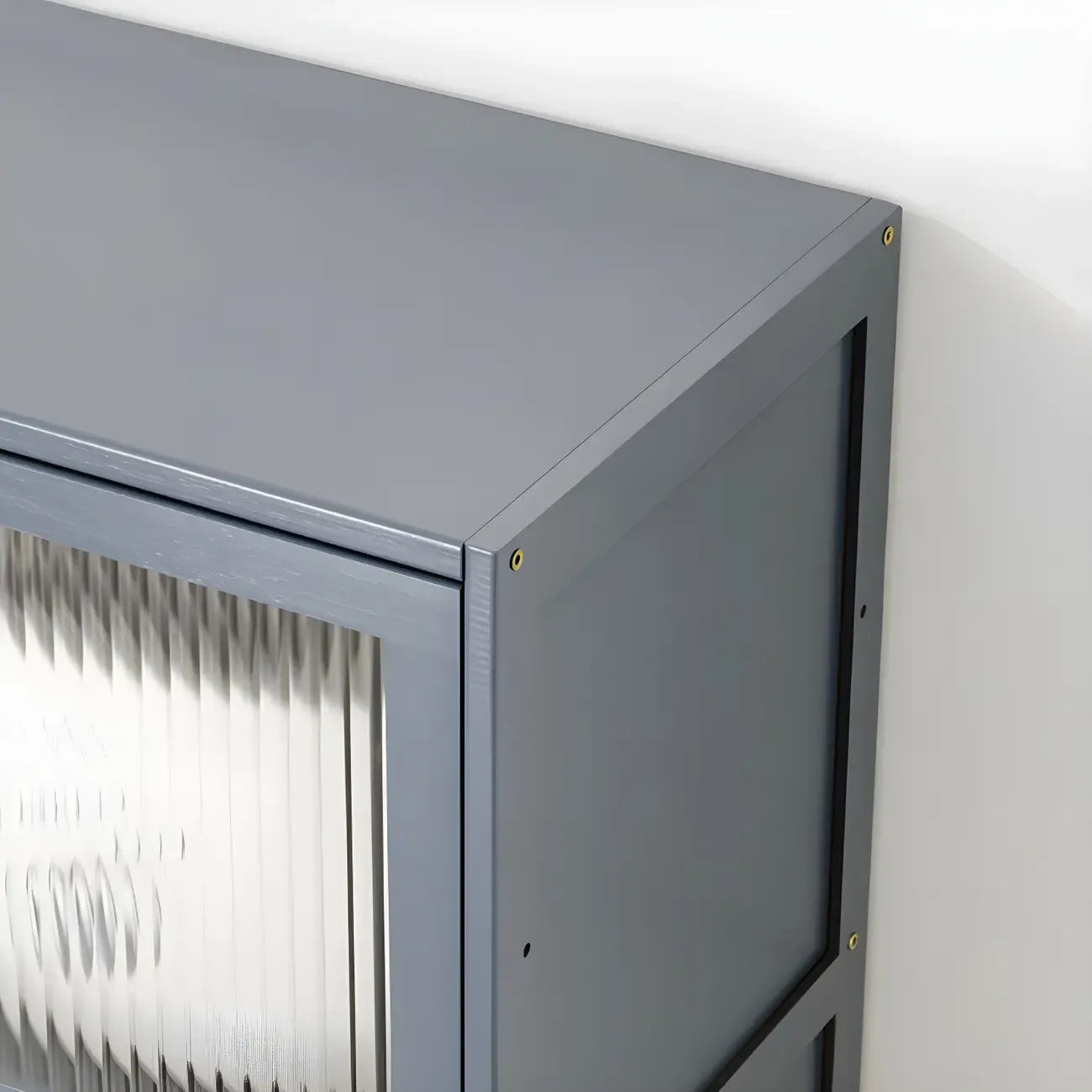 vaisselier de cuisine moderne en acier gris anthracite avec porte vitrée