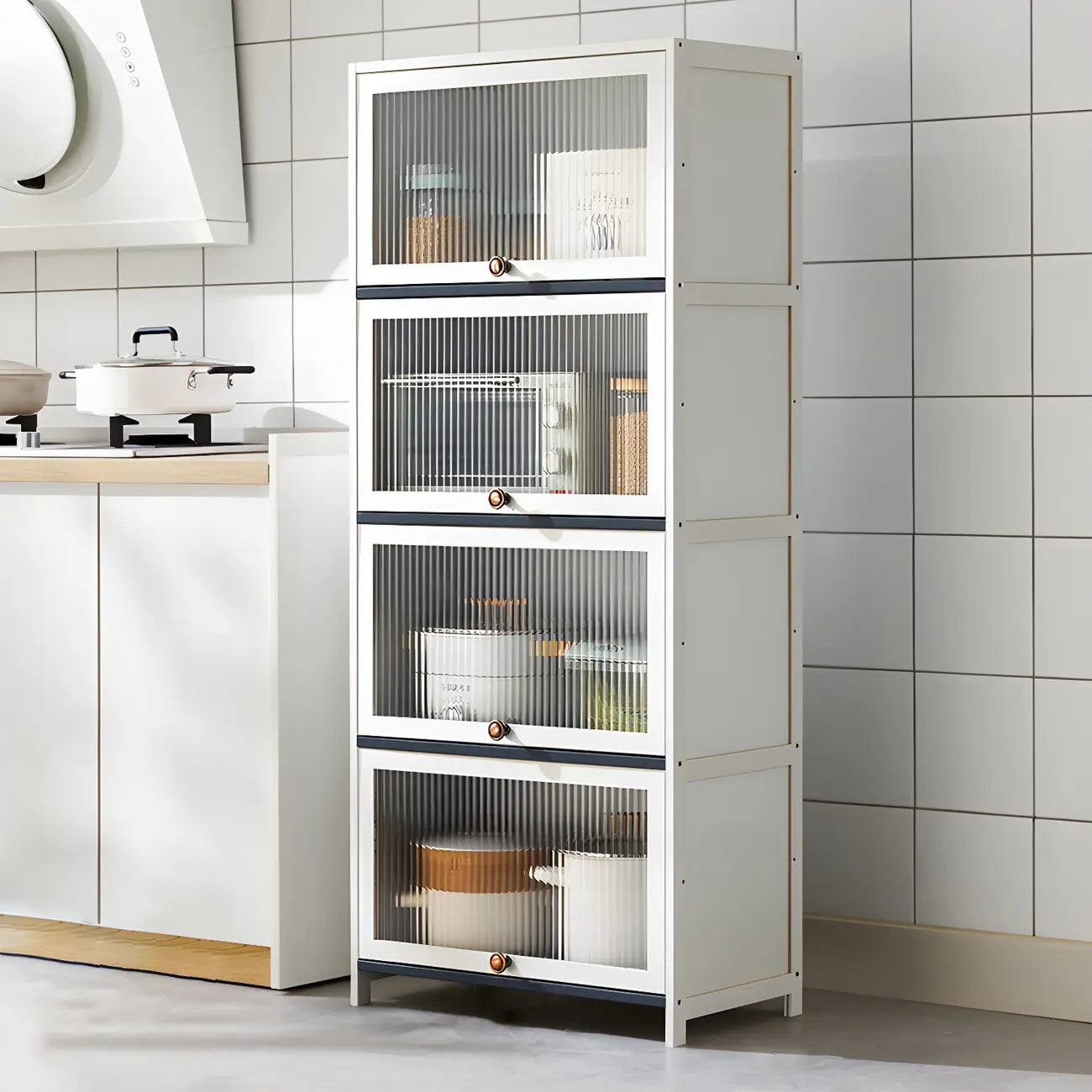 vaisselier de cuisine moderne en acier gris anthracite avec porte vitrée