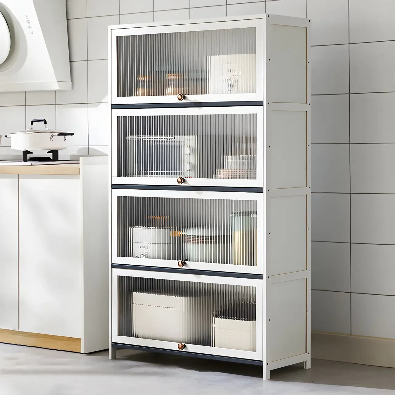 vaisselier de cuisine moderne en acier gris anthracite avec porte vitrée