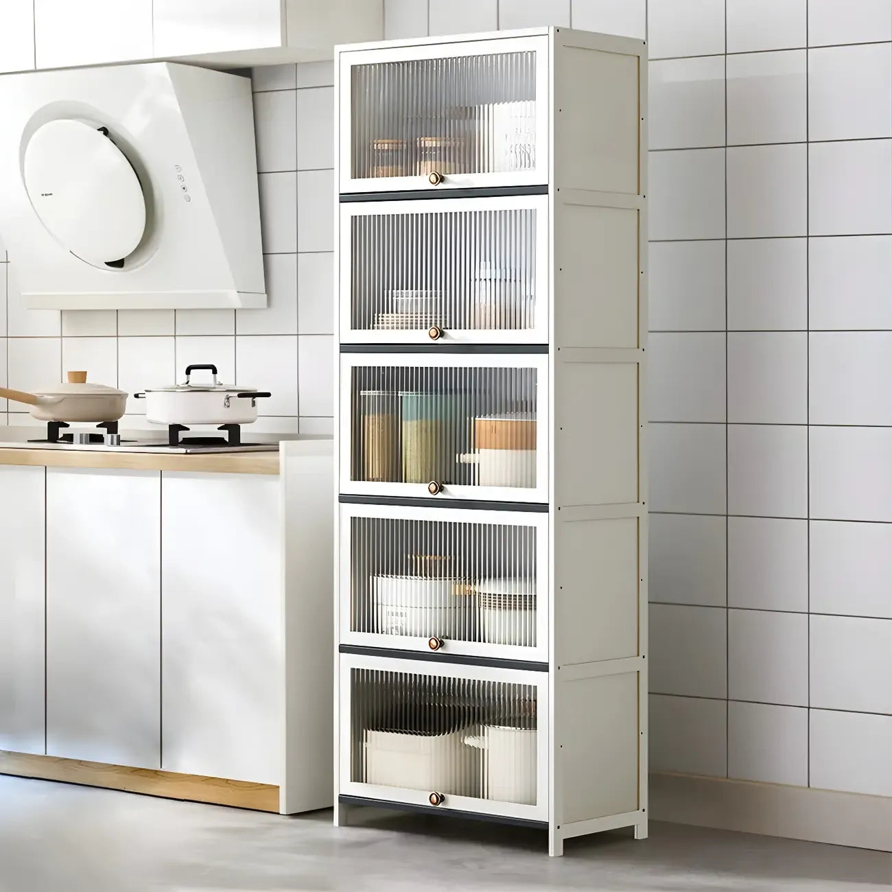 vaisselier de cuisine moderne en acier gris anthracite avec porte vitrée