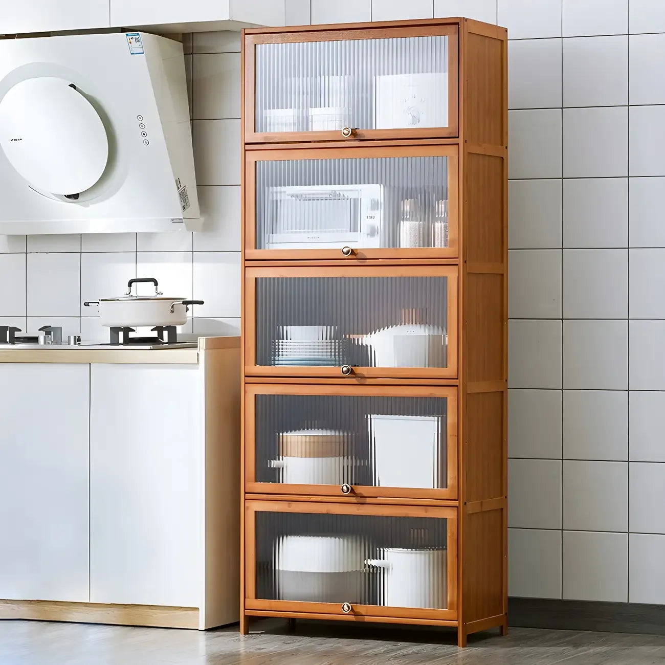 vaisselier de cuisine moderne en acier gris anthracite avec porte vitrée