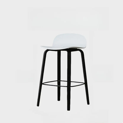 Tabourets de bar minimalistes en bois avec repose-pieds pour la cuisine