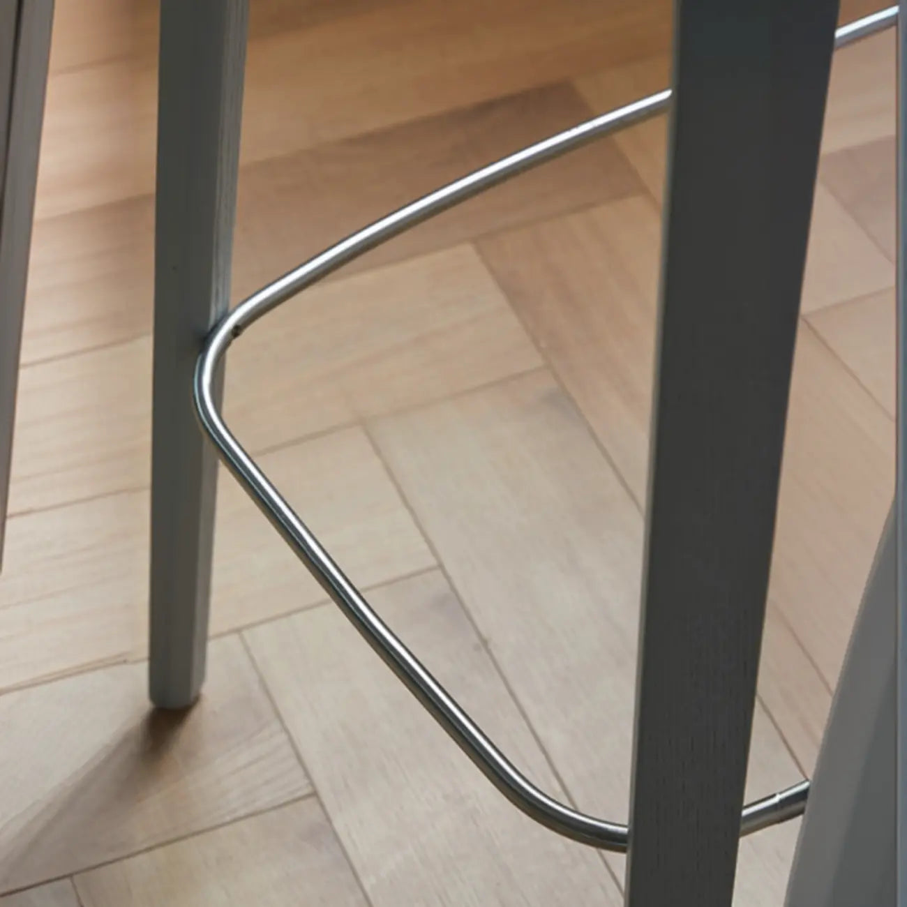 Tabourets de bar minimalistes en bois avec repose-pieds pour la cuisine