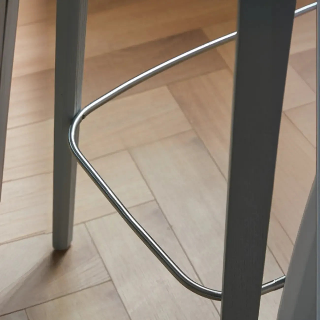 Tabourets de bar minimalistes en bois avec repose-pieds pour la cuisine