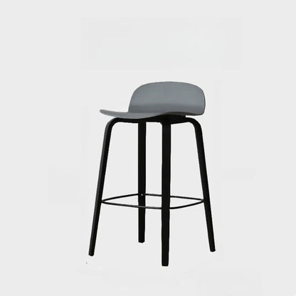 Tabourets de bar minimalistes en bois avec repose-pieds pour la cuisine
