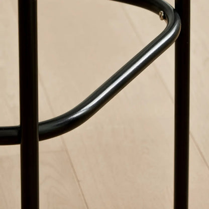 Tabourets de bar minimalistes en cuir avec structure en métal et dossier ajouré