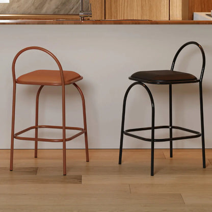 Tabourets de bar minimalistes en cuir avec structure en métal et dossier ajouré