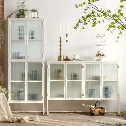 Vitrine moderne en métal blanc avec portes vitrées