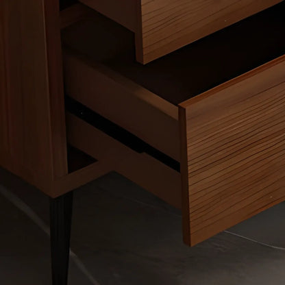 Cave à vin moderne avec porte vitrée et plancher en bois, grande capacité