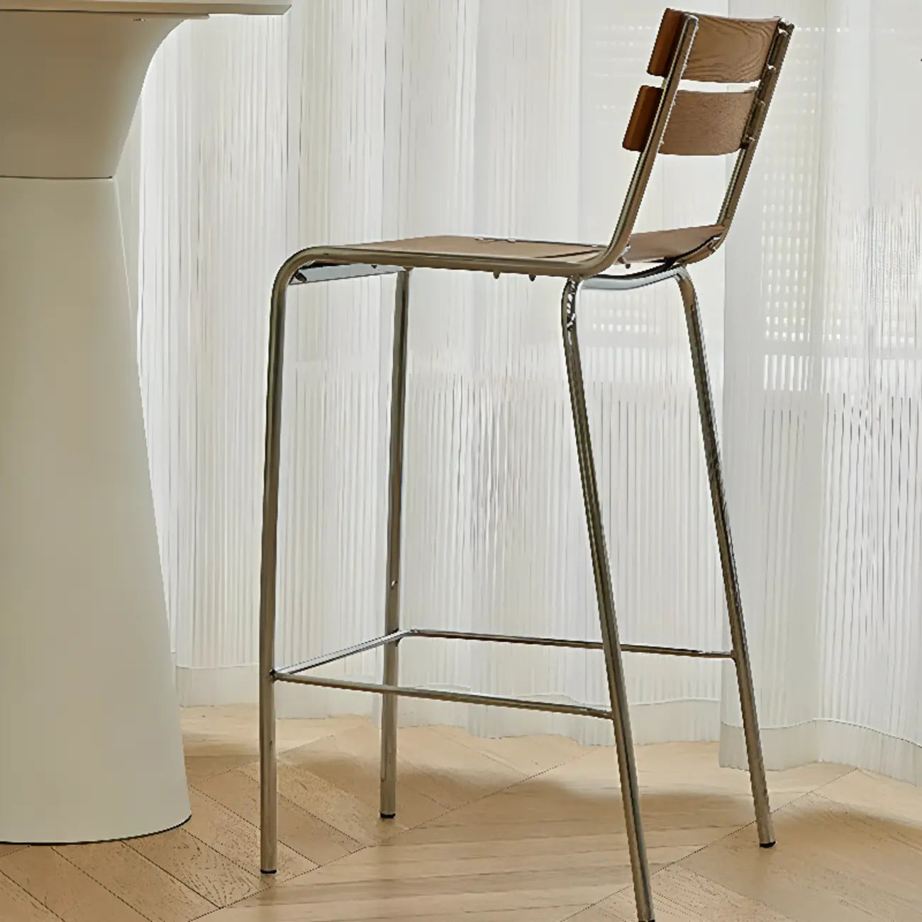 Tabourets de bar industriels en bois avec structure métallique et dossier