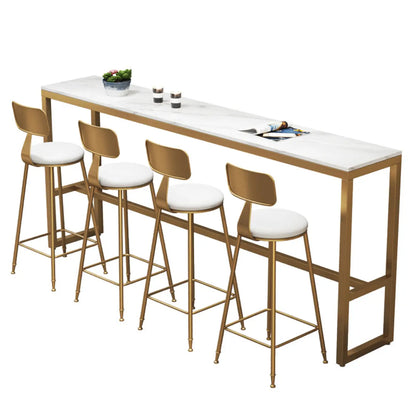 Table de bar glamour en faux marbre avec pieds dorés pour les repas