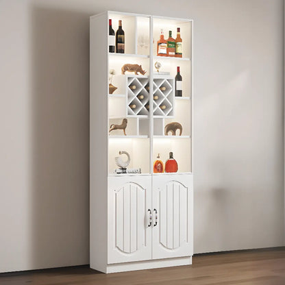 Vitrine en bois noir avec porte vitrée et rangement pour vin