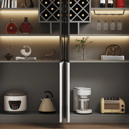 Vitrine en bois noir avec porte vitrée et rangement pour vin