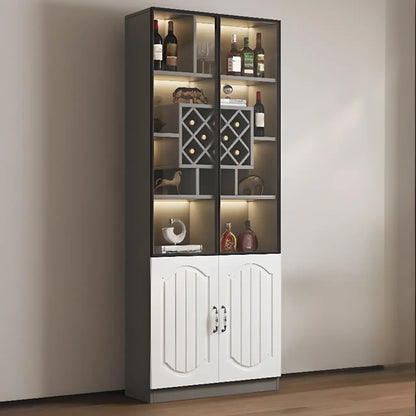 Vitrine en bois noir avec porte vitrée et rangement pour vin