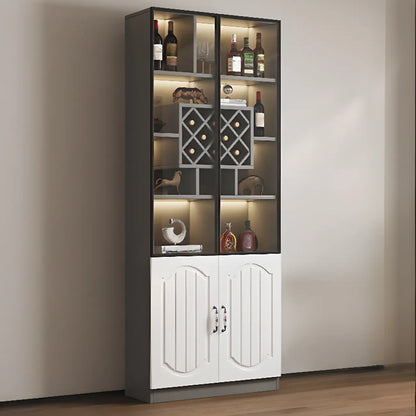 Vitrine en bois noir avec porte vitrée et rangement pour vin