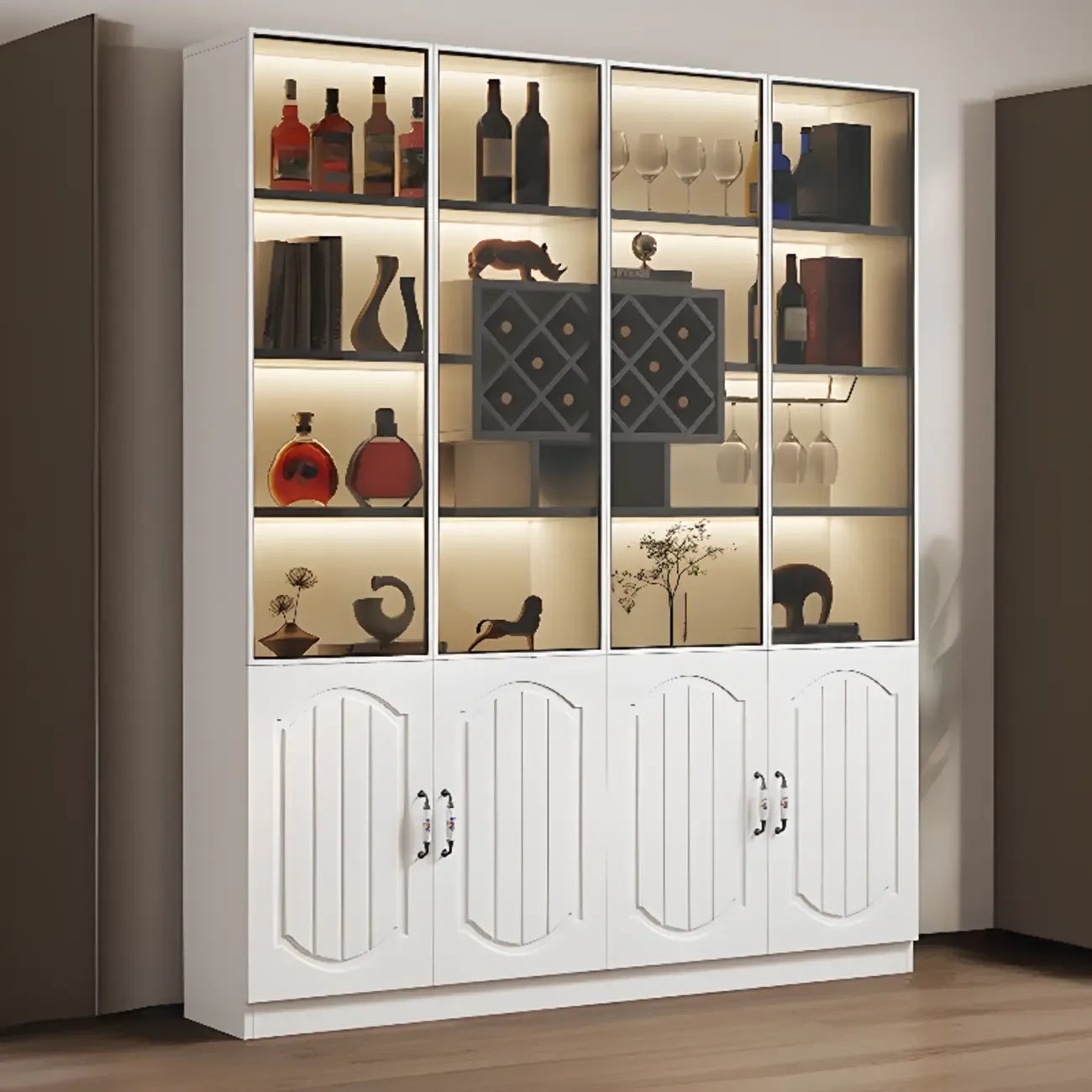 Vitrine en bois noir avec porte vitrée et rangement pour vin