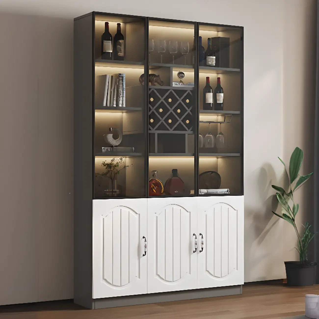 Vitrine en bois noir avec porte vitrée et rangement pour vin