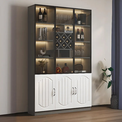 Vitrine en bois noir avec porte vitrée et rangement pour vin