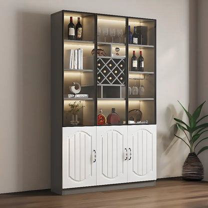 Vitrine en bois noir avec porte vitrée et rangement pour vin