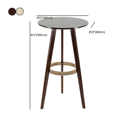 Table de bar moderne en bois avec tabourets ronds pour bistro