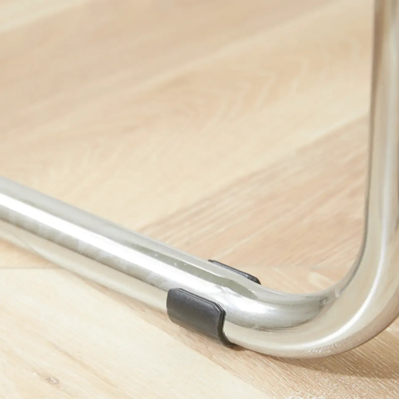 Chaise de salle à manger simple en métal sans accoudoirs, dossier plein jaune