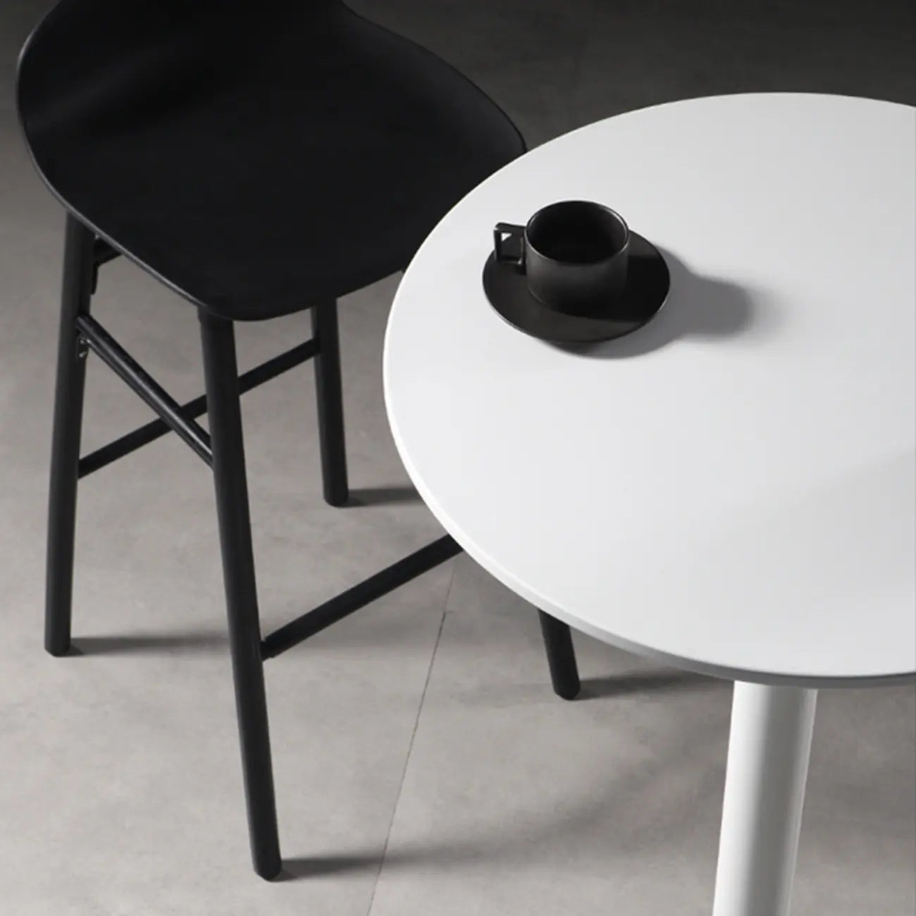 Table de bar ronde moderne en acrylique blanc pour bistro