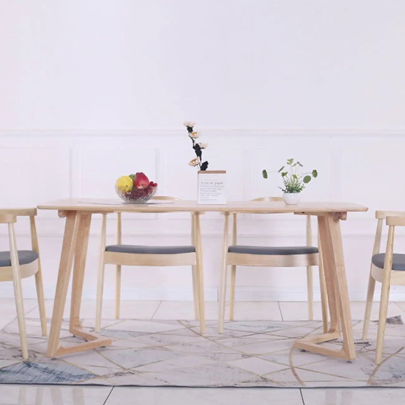 Chaise de salle à manger rembourrée marron avec accoudoirs