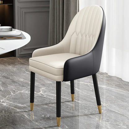Chaise de salle à manger en similicuir, color block, accoudoirs inclinés et pieds en métal