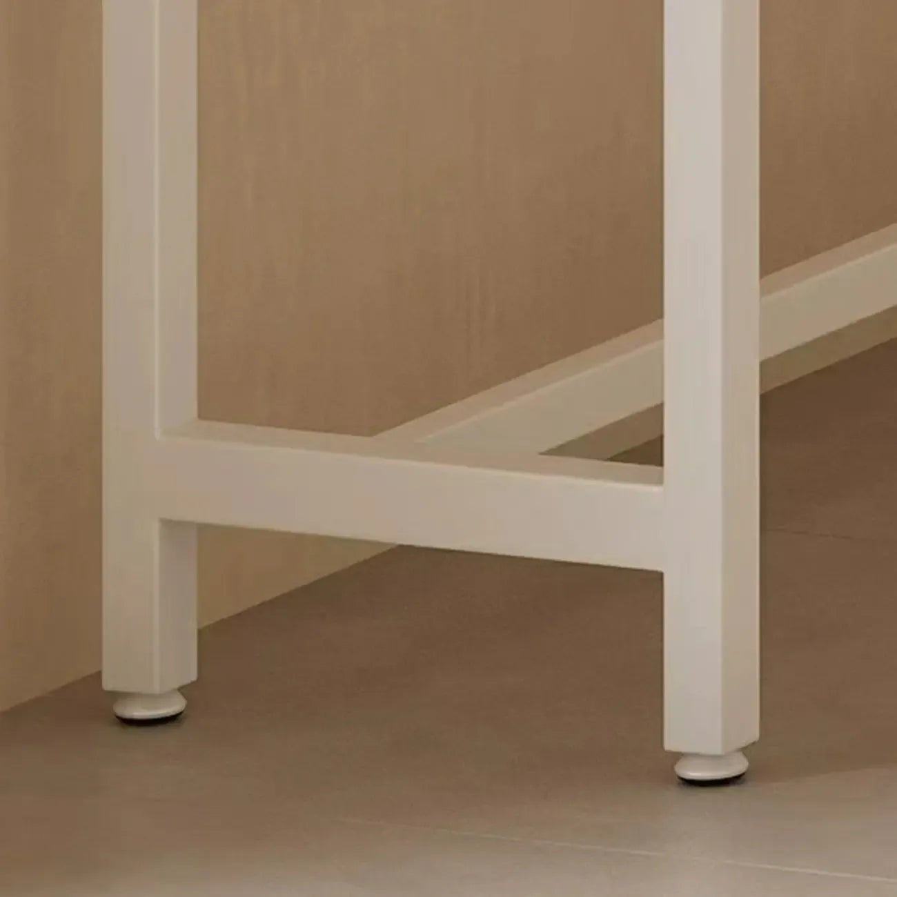 Table de bar minimaliste en pin avec piètement en métal blanc pour les repas