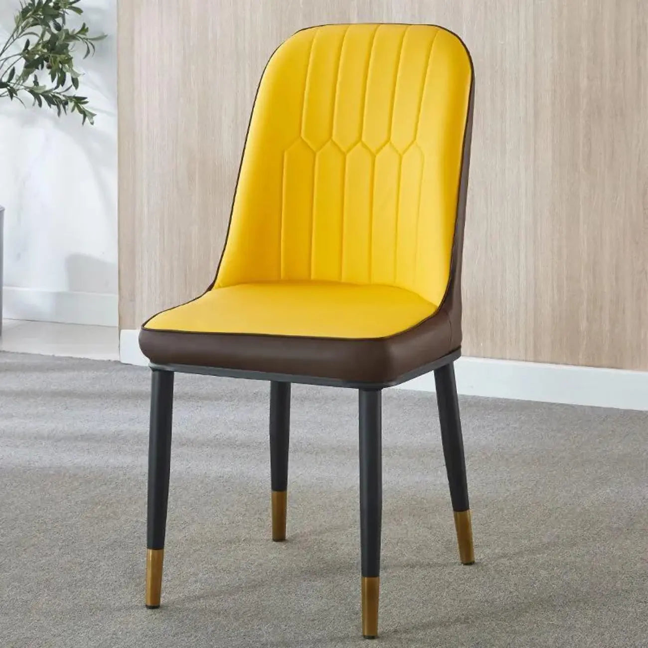Chaise de salle à manger moderne en cuir rembourrée avec dossier haut
