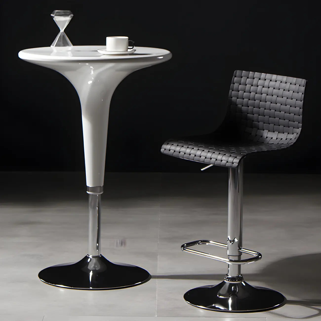 Tabourets de bar pivotants et réglables modernes en rotin synthétique à assise carrée