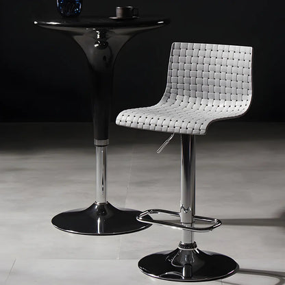 Tabourets de bar pivotants et réglables modernes en rotin synthétique à assise carrée