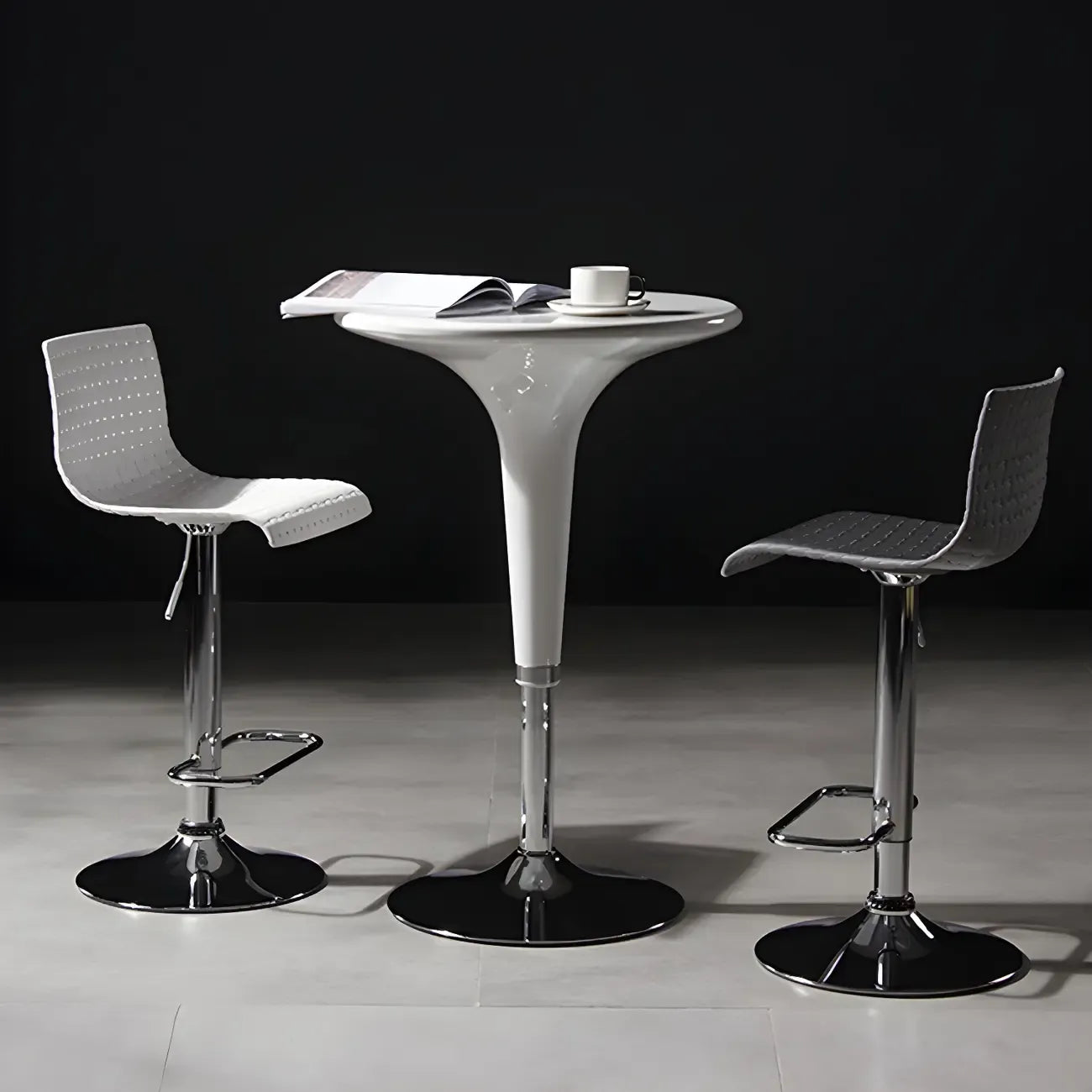 Tabourets de bar pivotants et réglables modernes en rotin synthétique à assise carrée