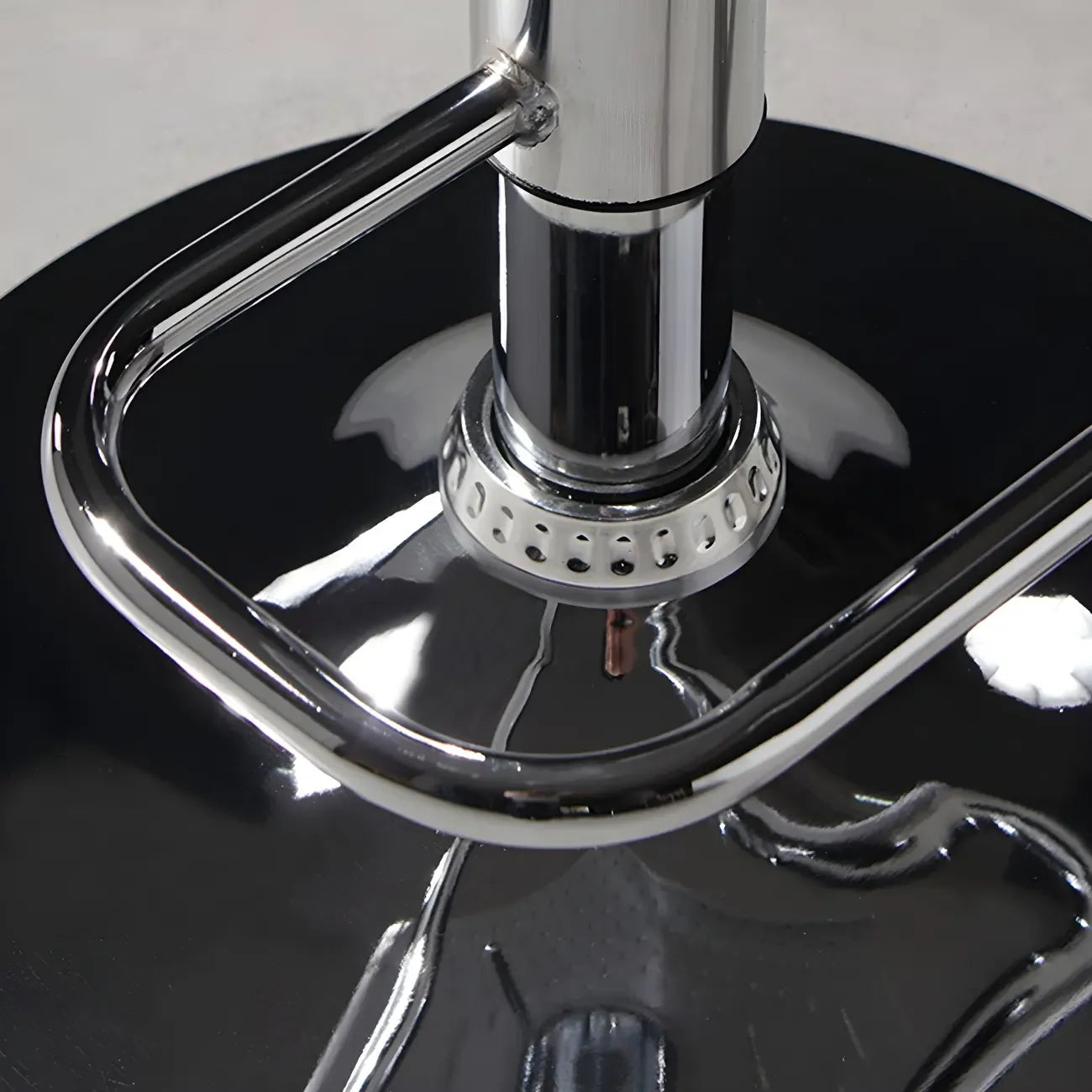Tabourets de bar pivotants et réglables modernes en rotin synthétique à assise carrée