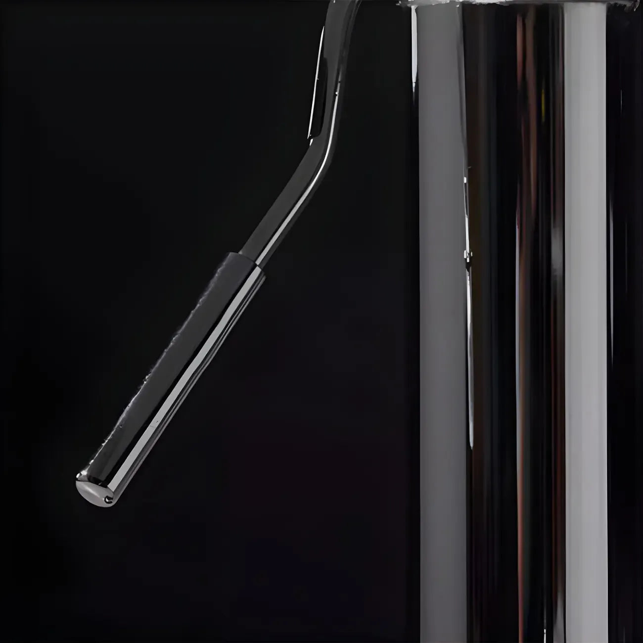 Tabourets de bar pivotants et réglables modernes en rotin synthétique à assise carrée