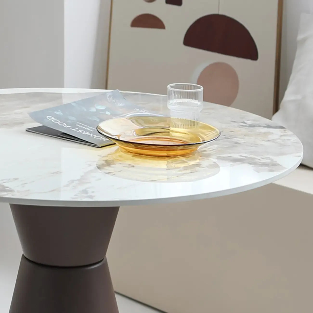 Élégante table de bar ronde sur piédestal en marbre blanc