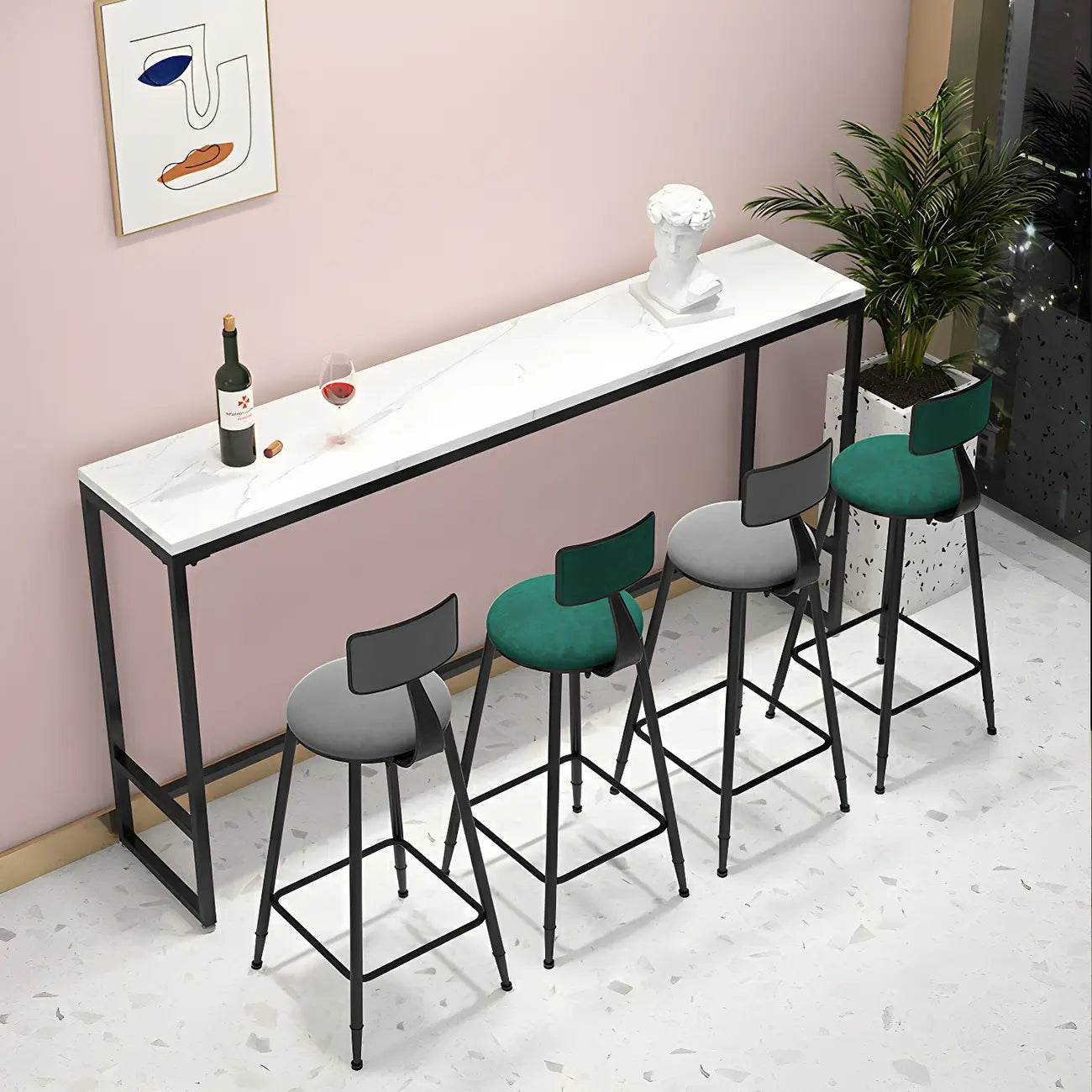 Tables de bar glamour en marbre blanc, fer doré et tréteaux avec repose-pieds