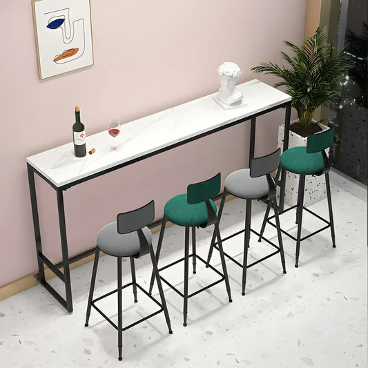 Tables de bar glamour en marbre blanc, fer doré et tréteaux avec repose-pieds