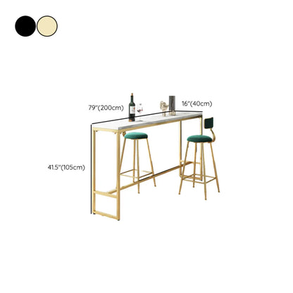 Tables de bar glamour en marbre blanc, fer doré et tréteaux avec repose-pieds