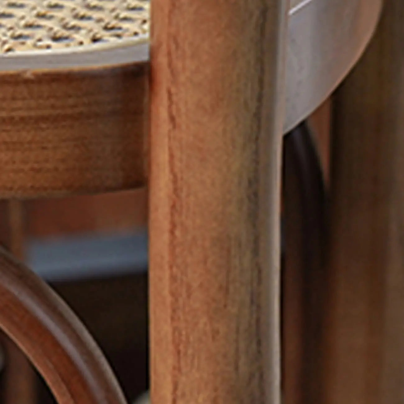 Tabouret de bar haut carré en rotin style vintage, élégant et élégant.