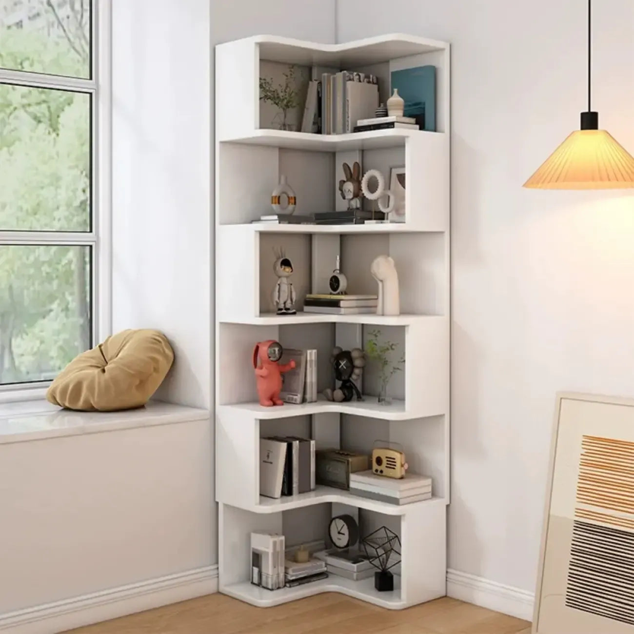 Élégante bibliothèque d'angle en bois en forme d'échelle de L