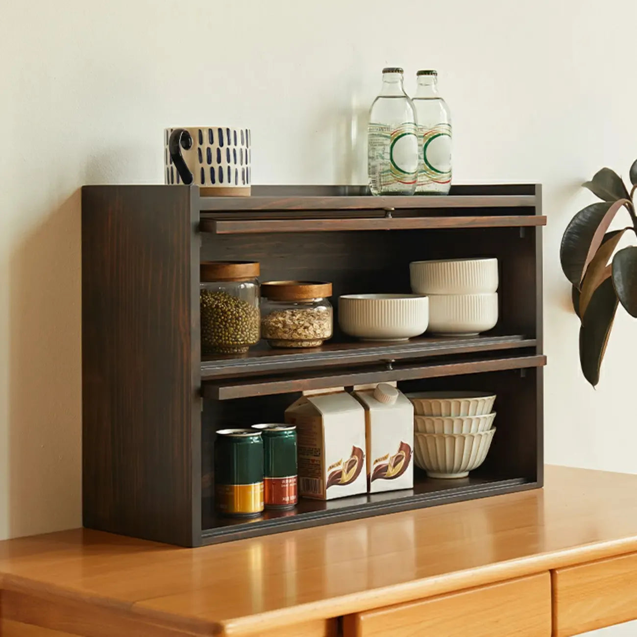 Vitrine de table en bois et verre pour la décoration de cuisine