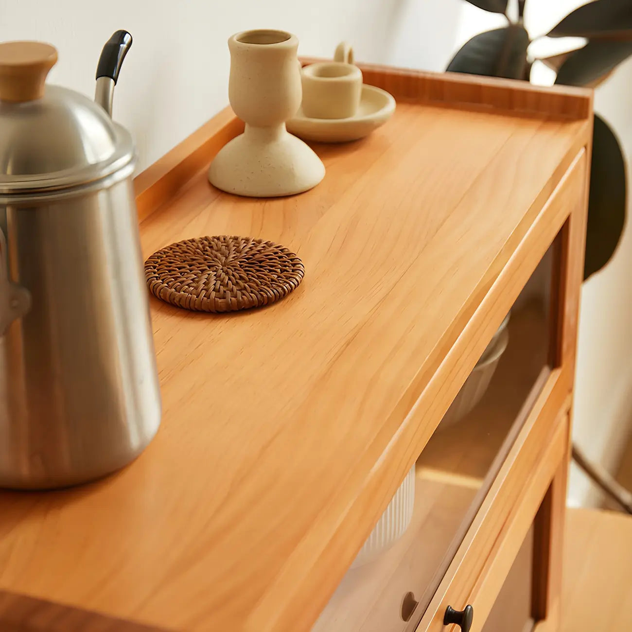 Vitrine de table en bois et verre pour la décoration de cuisine