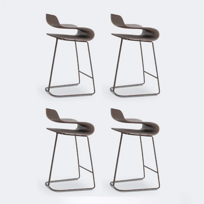 Tabouret de bar industriel en plastique et structure en acier, dossier bas et sans accoudoirs