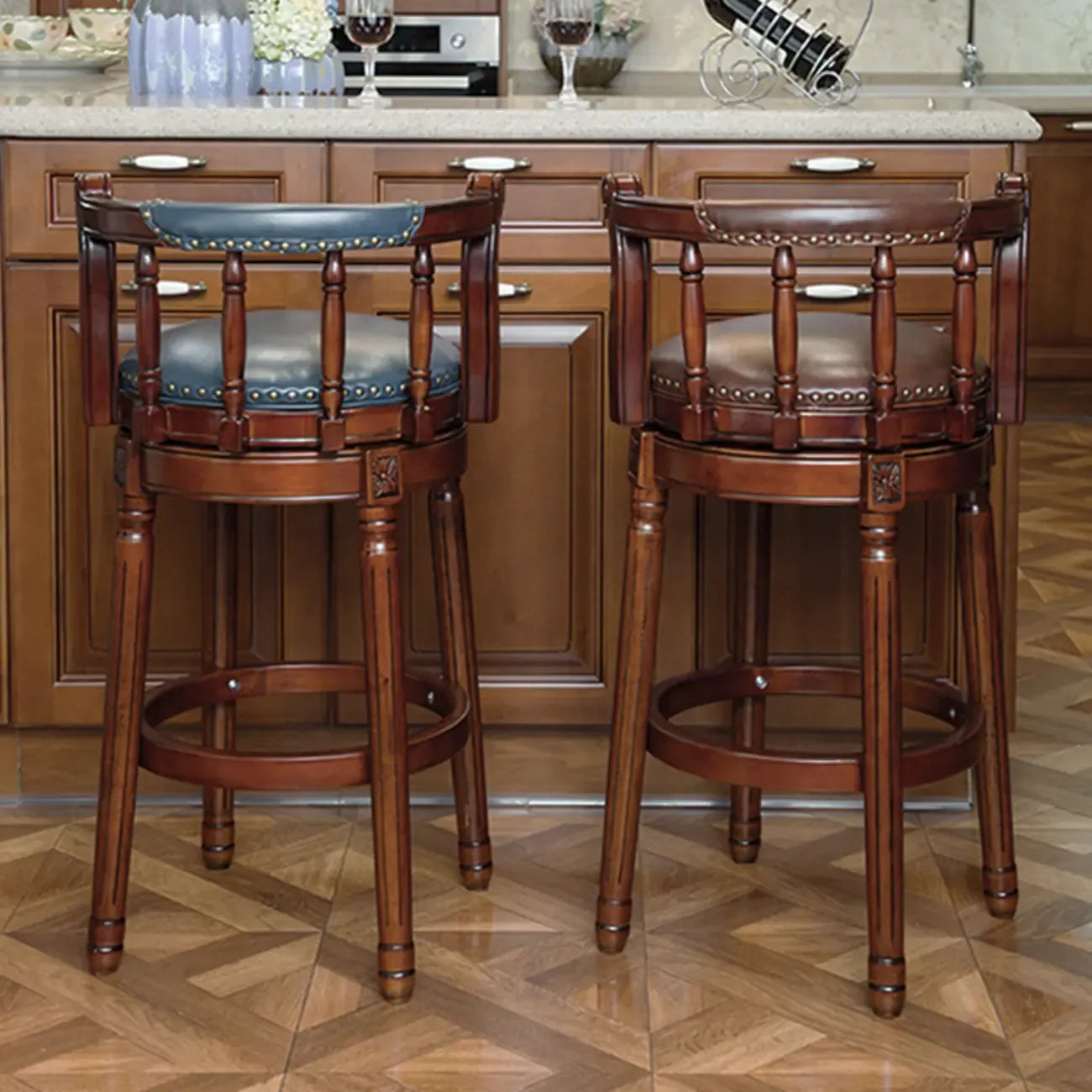 Tabourets de bar pivotants à hauteur de comptoir en cuir véritable et bois massif de noyer